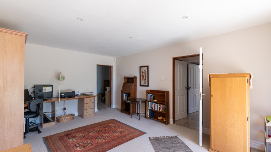 3 Bedroom Property for Sale in Fraaiuitsig Western Cape